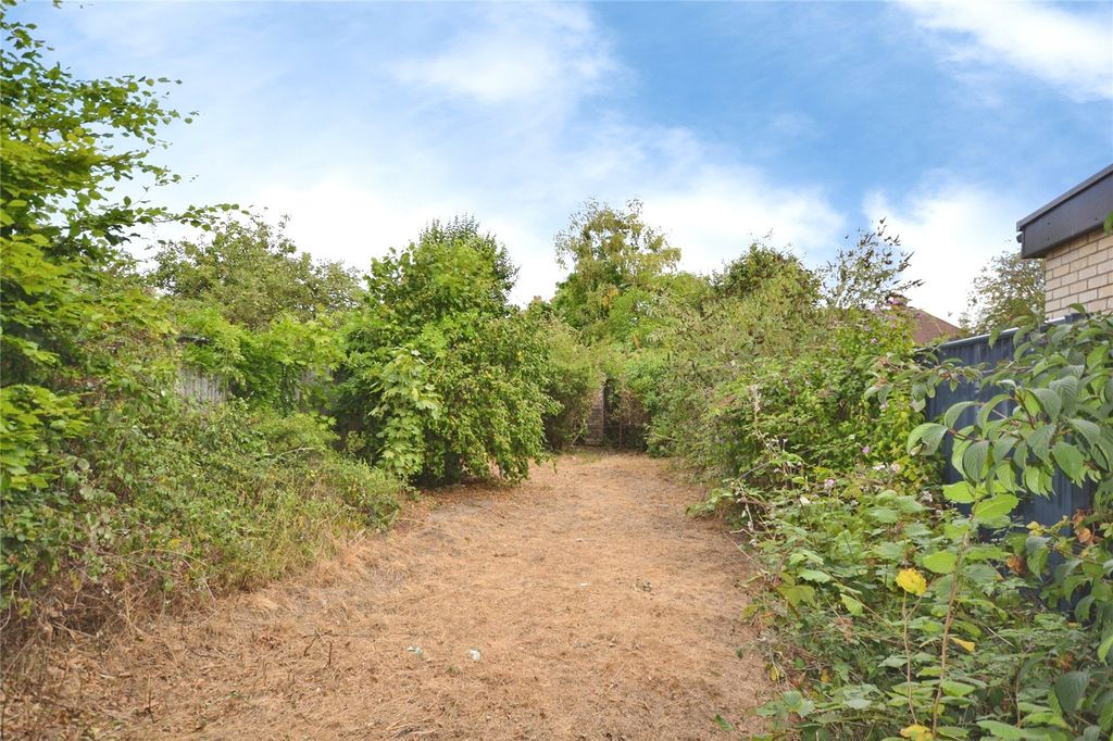 Property photo 3 of 12 Picture No. 02