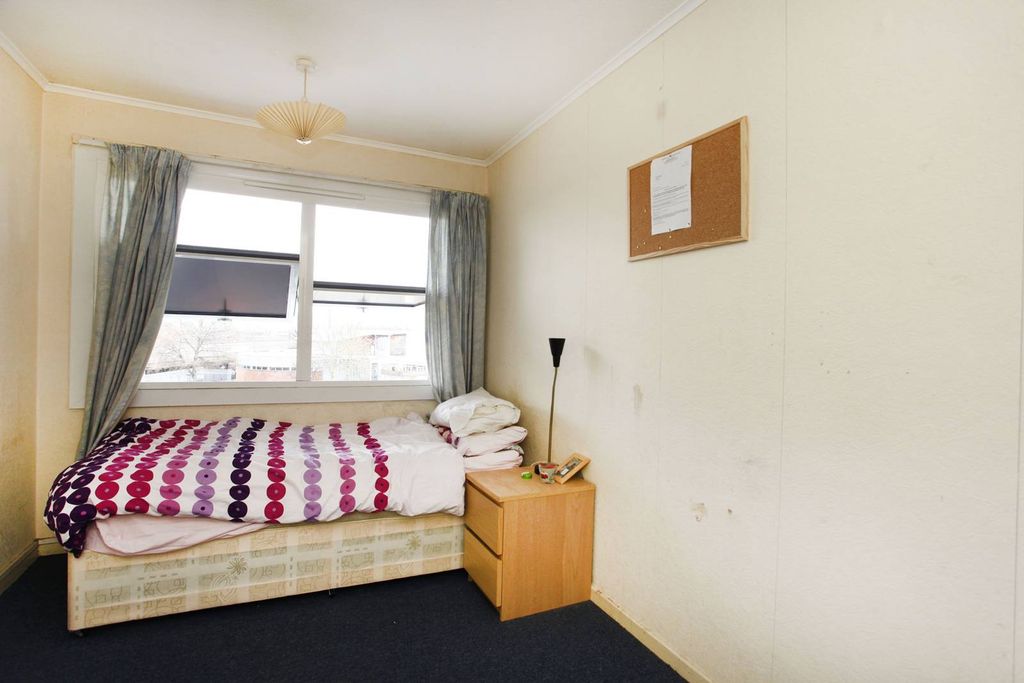 Property photo 1 of 3
