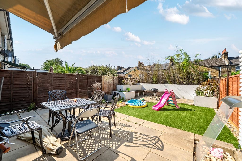 Property photo 2 of 19 4817934