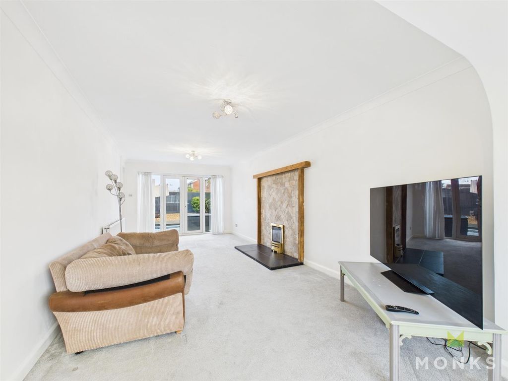 Property photo 2 of 32 Cam05160G0-Pr0041-Still006.Jpg