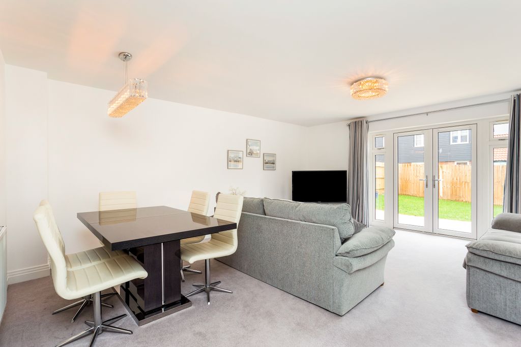 Property photo 3 of 13 Dining