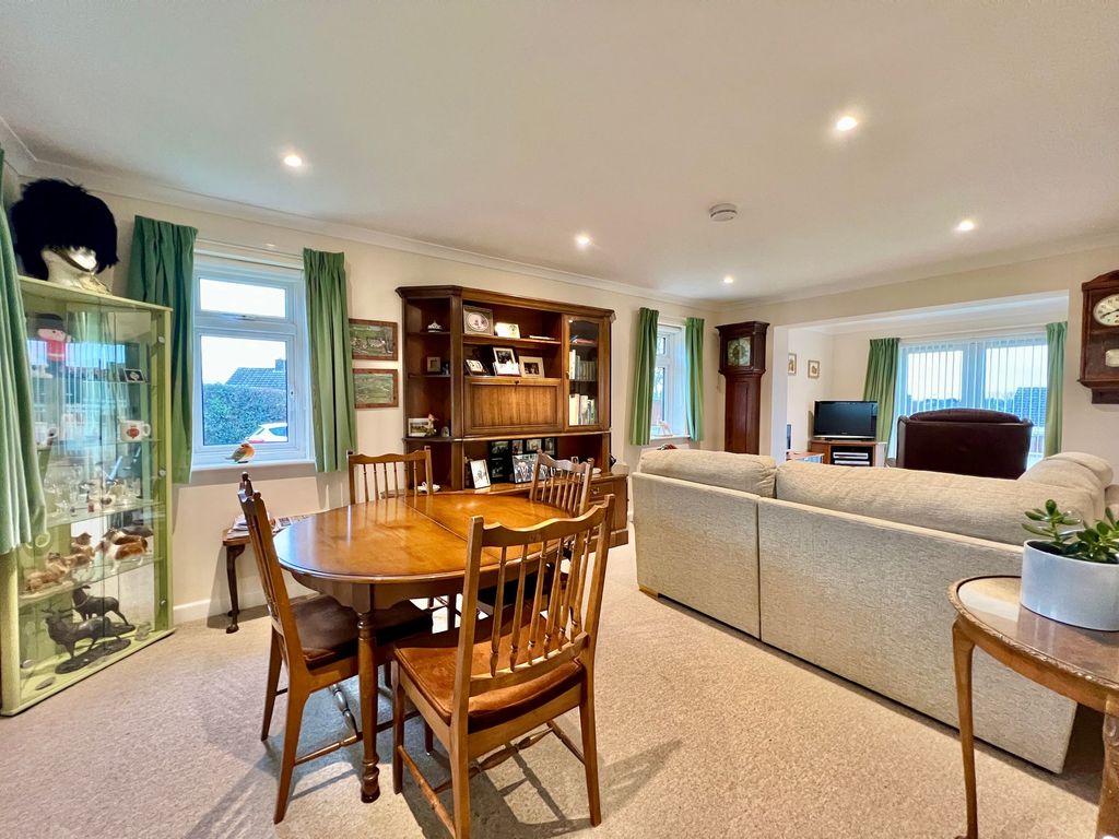 Property photo 3 of 25