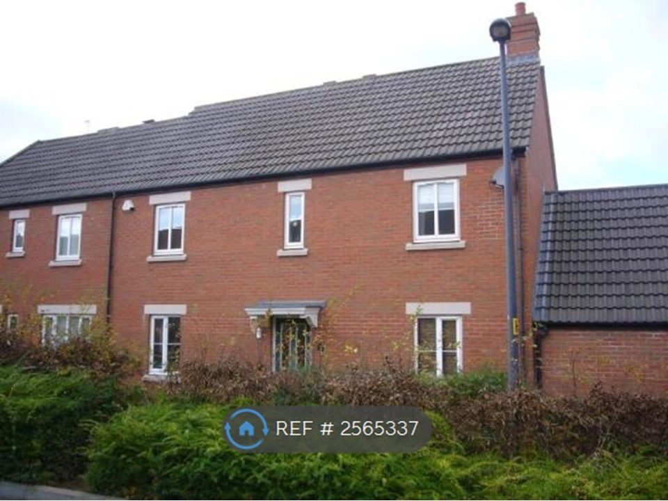 Property photo 2 of 10 Front