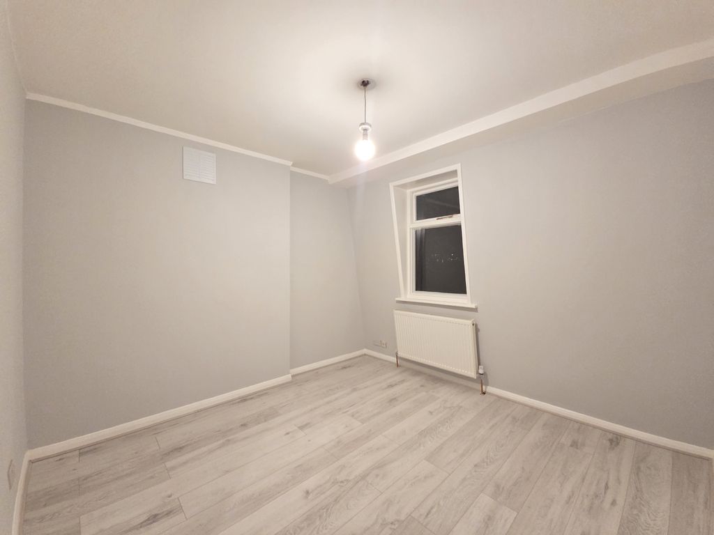 Property photo 3 of 7 Gallery