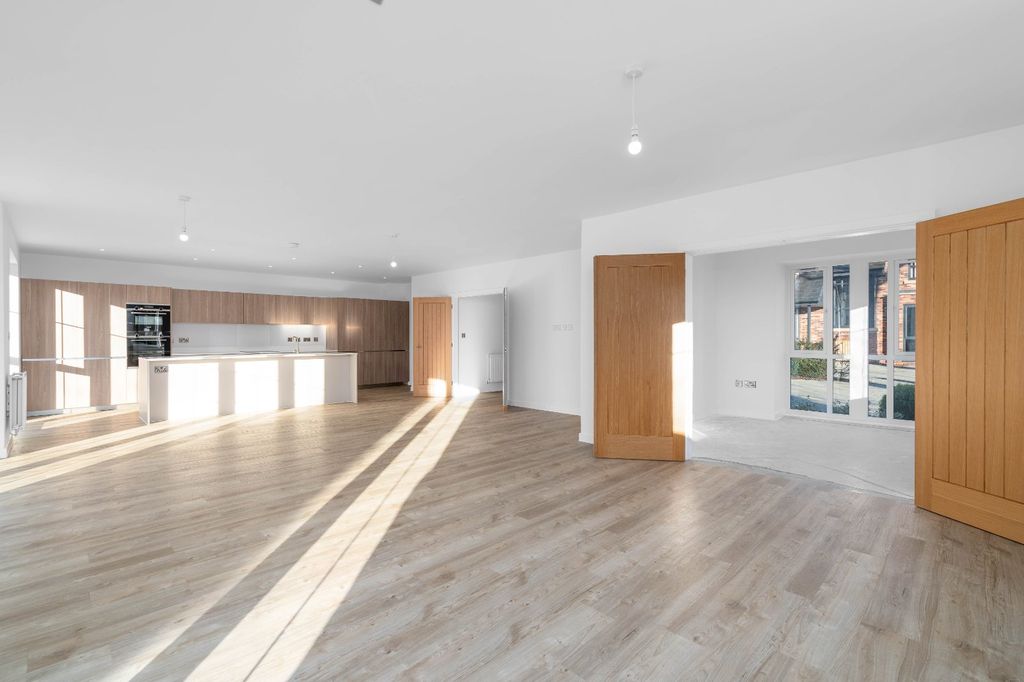 Property photo 3 of 23 Picture No. 12