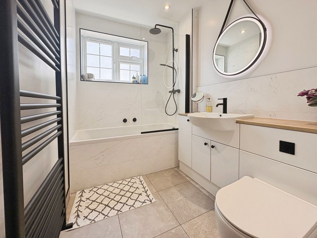 Property photo 3 of 23 Pbox-Img.Jpg
