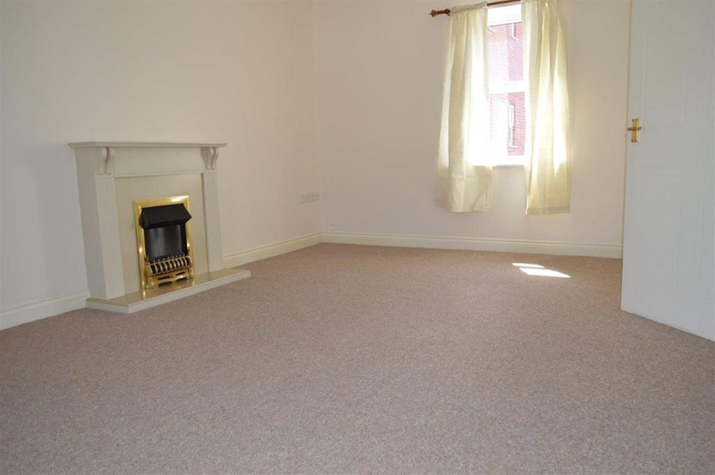Property photo 2 of 7 Lounge
