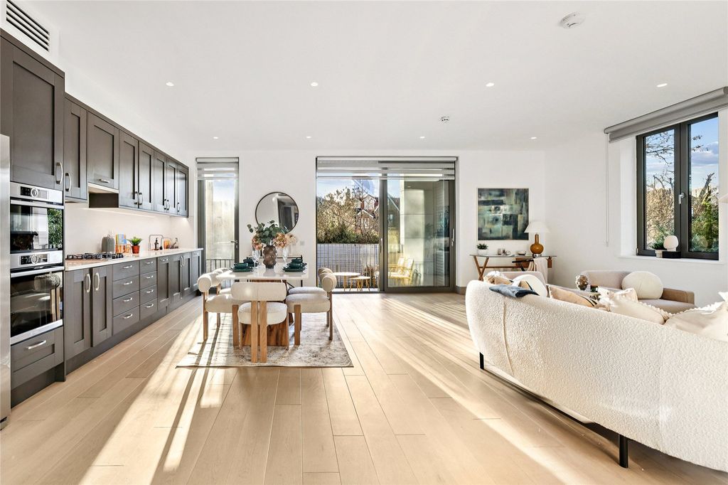 Property photo 2 of 15 Kitchen 1