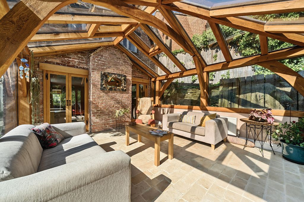 Property photo 3 of 31