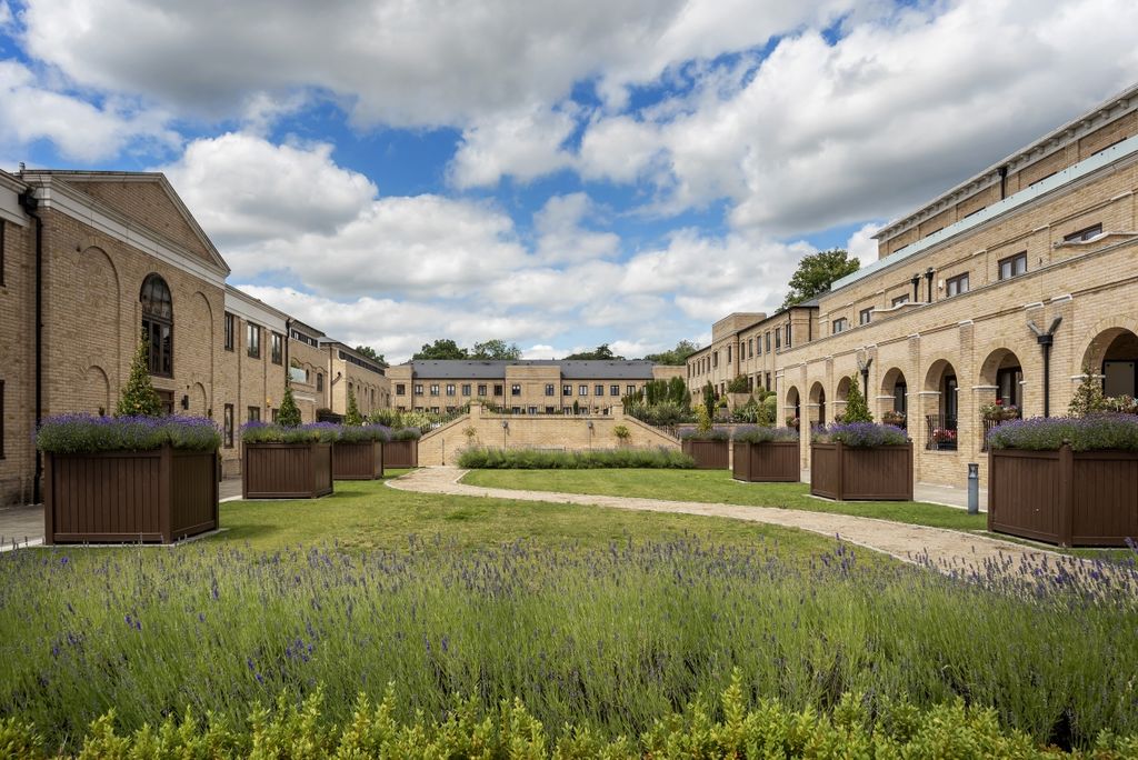 Property photo 1 of 11 Pic 2