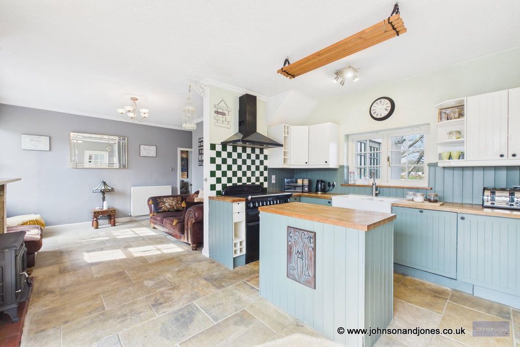 Property photo 3 of 33 Cam03220G0-Pr0191-Still006.Jpg