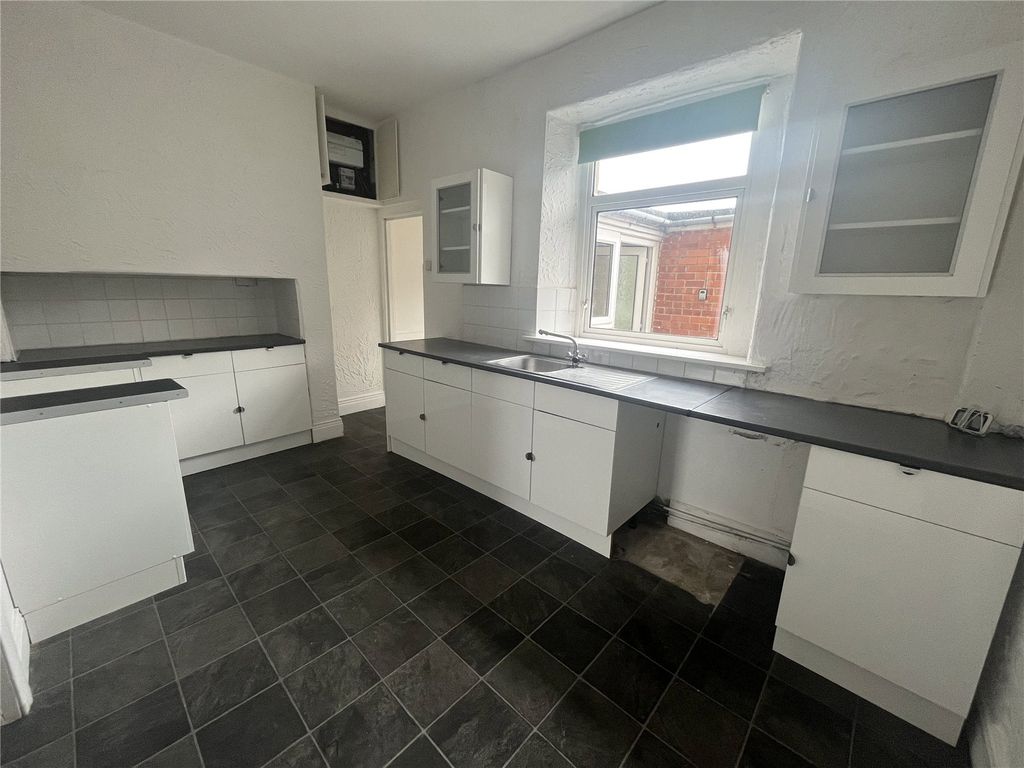 Property photo 2 of 7 Picture No. 17