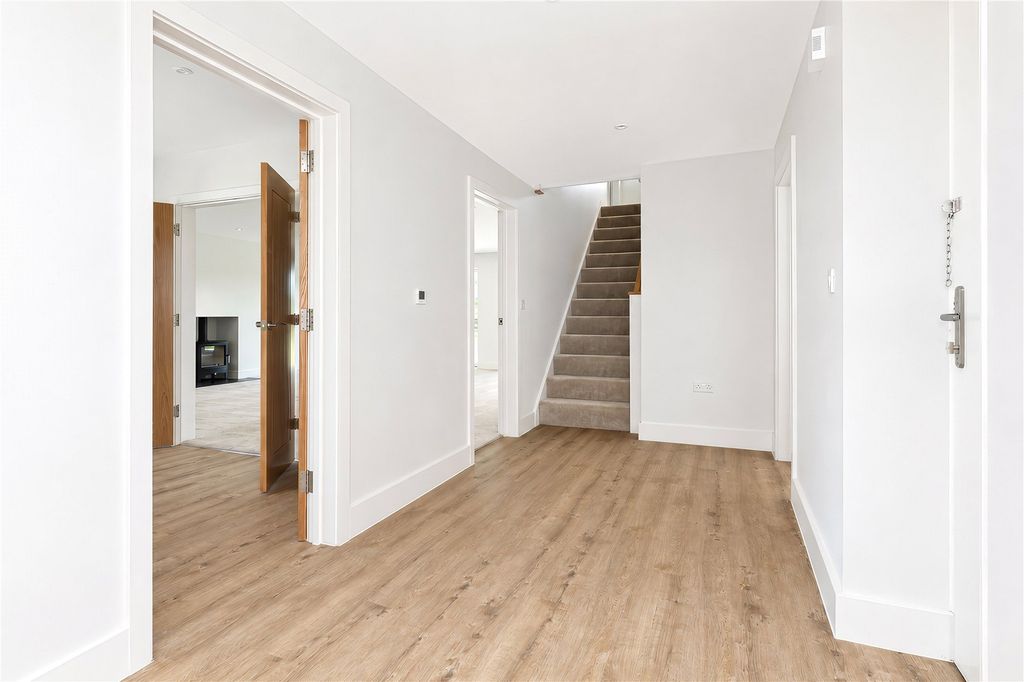 Property photo 3 of 13 Picture No. 15
