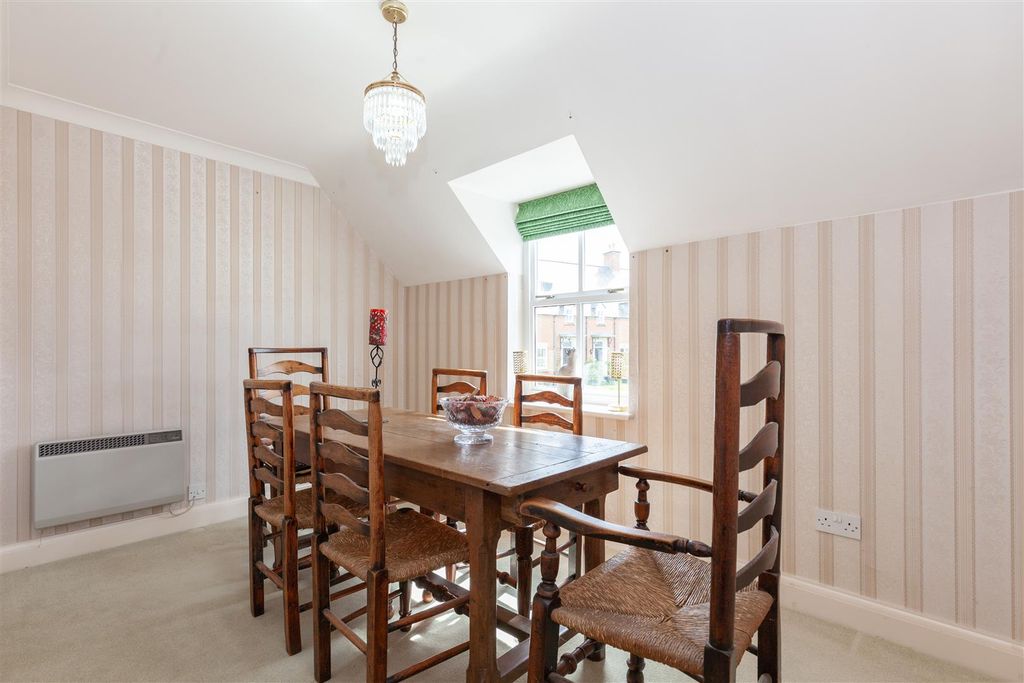 Property photo 3 of 10 189296.Jpg
