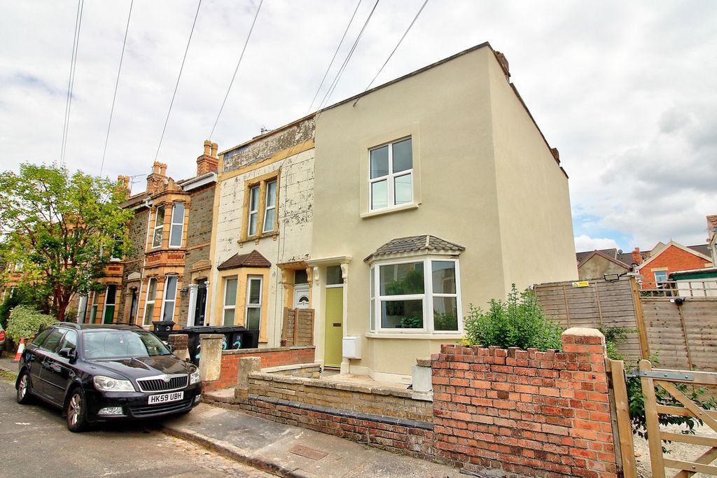 Property photo 1 of 9