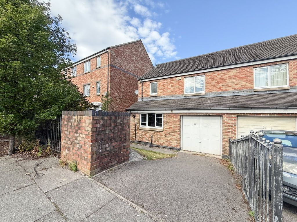 Property photo 1 of 17 External
