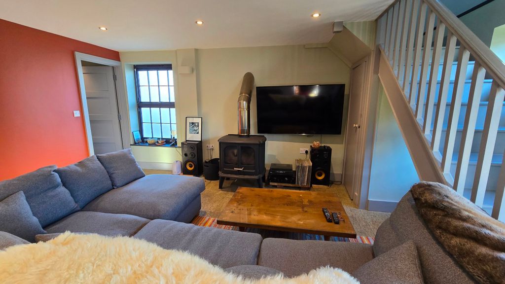 Property photo 3 of 22