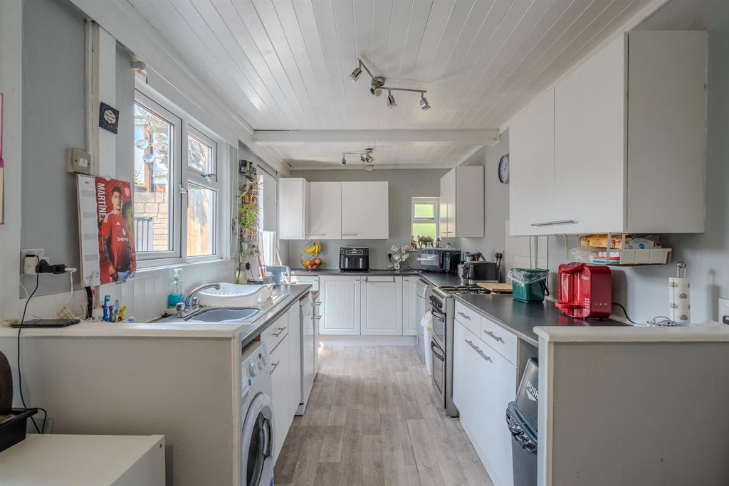 Property photo 1 of 21 22 Kingsland Walk-10.Jpg