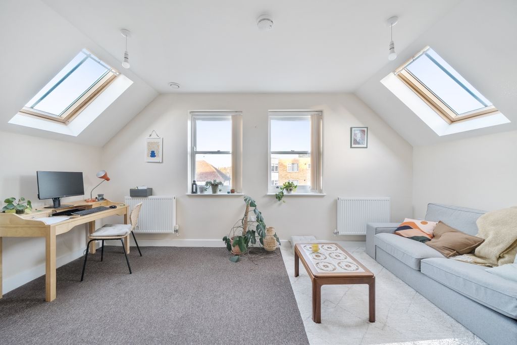 Property photo 3 of 10 1383432-6-6927220...