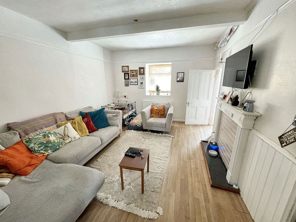 Property photo 2 of 22