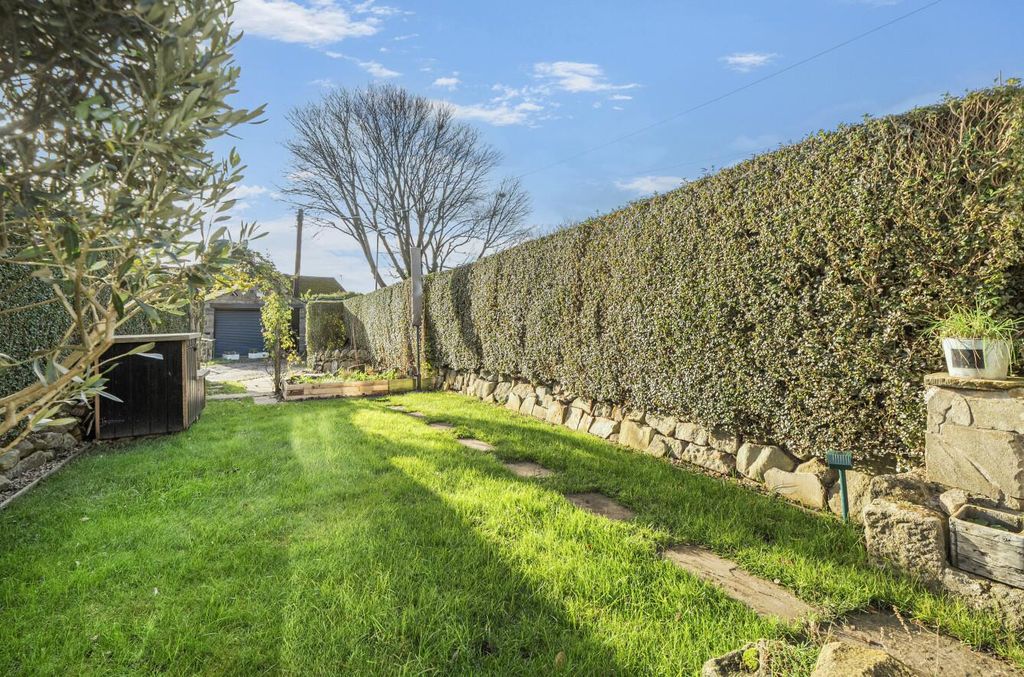 Property photo 2 of 21 1384748-3-6925Af8E5B41F.Jpg