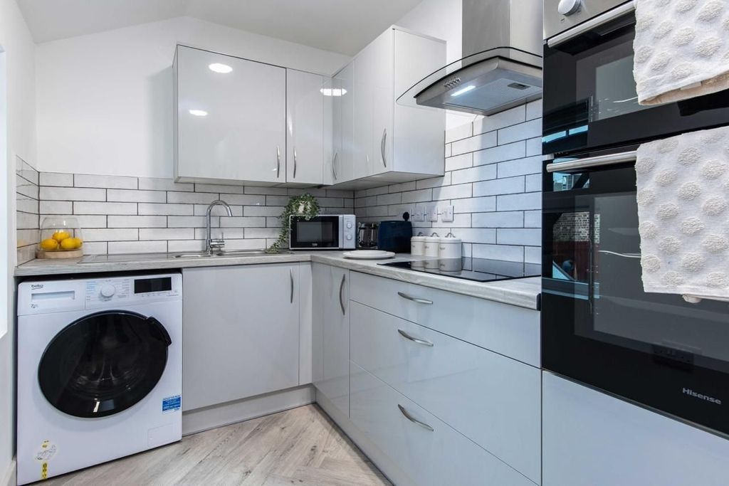 Property photo 2 of 11 Picture No. 04