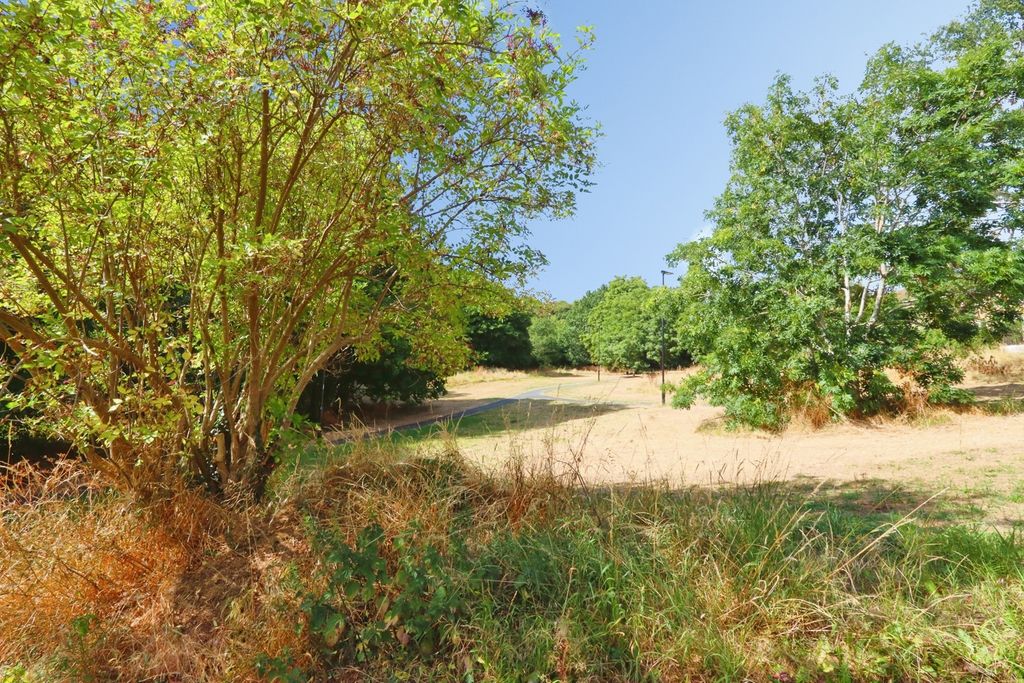 Property photo 2 of 15 Pbox-Img.Jpg