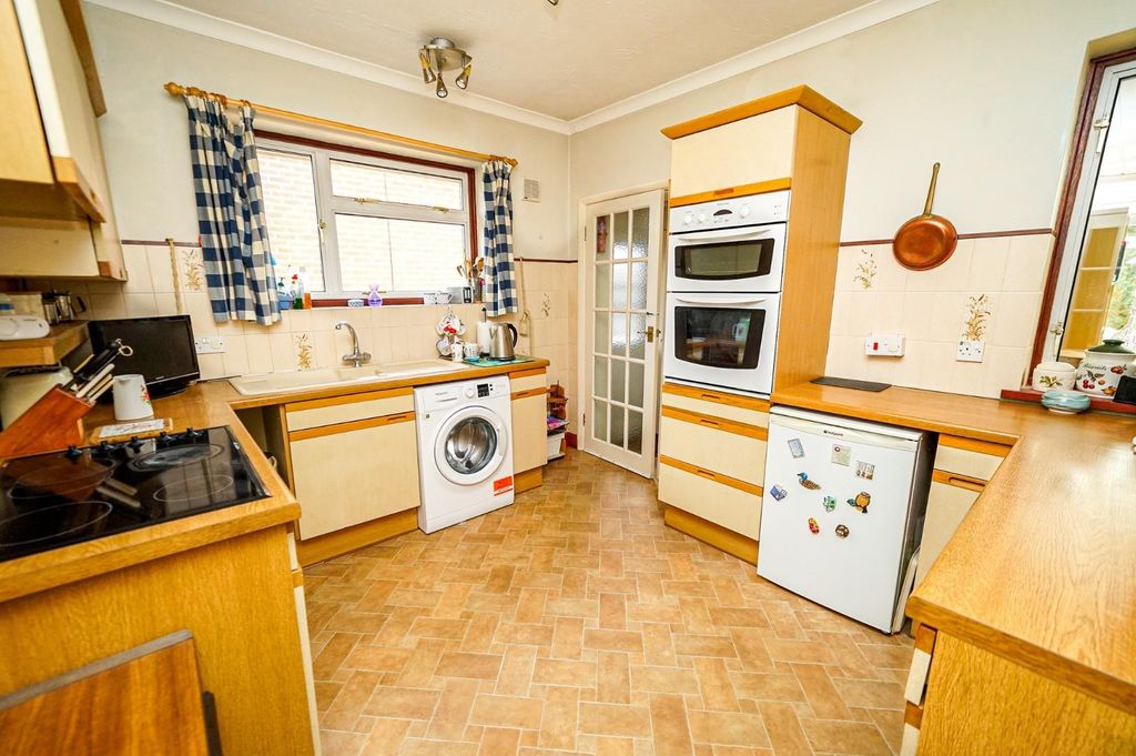 Property photo 3 of 24