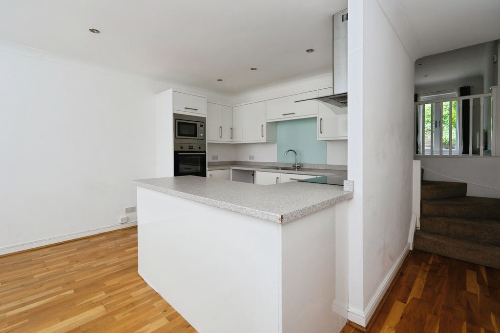 Property photo 3 of 17 Pbox-Img.Jpg