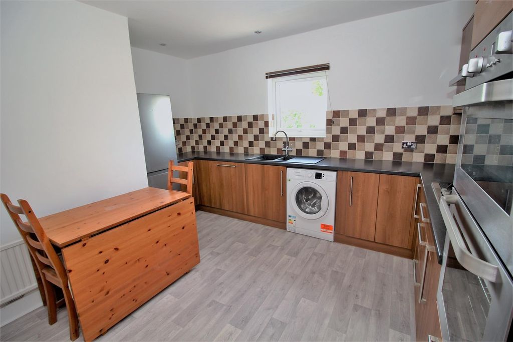 Property photo 3 of 17 Kitchen / Breakfast Room