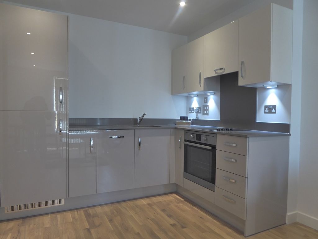 Property photo 3 of 6 Kitchen