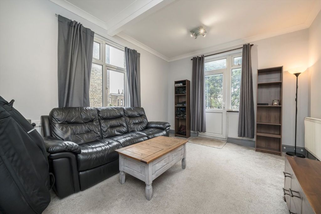 Property photo 2 of 5