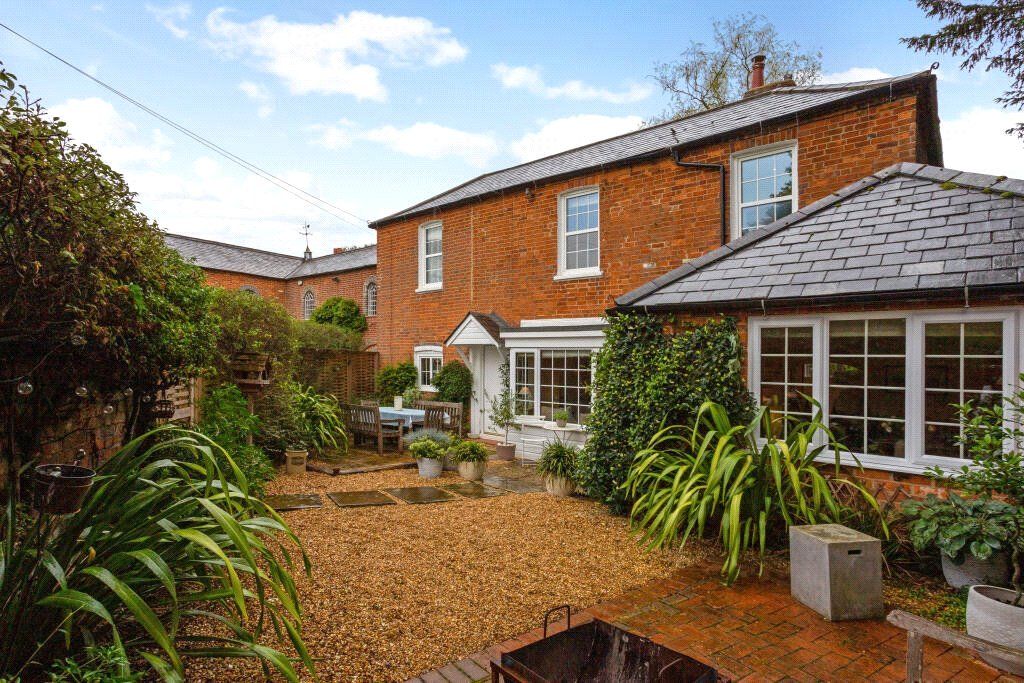 Property photo 1 of 18 Front Of House