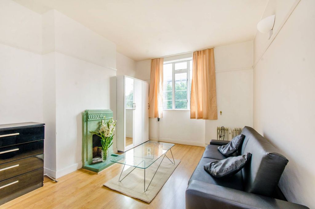 Property photo 2 of 3
