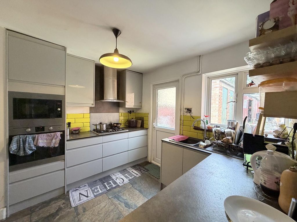 Property photo 3 of 16 Kitchen