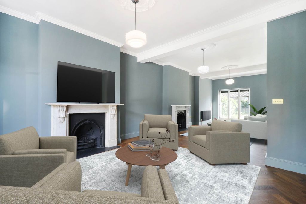 Property photo 2 of 38