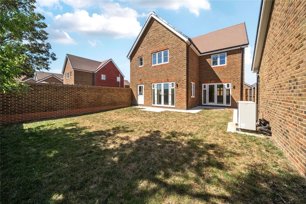 Property photo 2 of 30 Picture No. 15