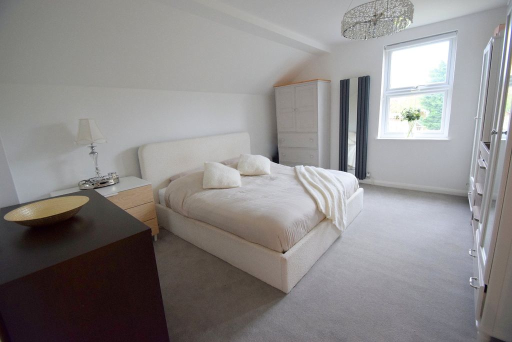 Property photo 3 of 28 Principle Bedroom