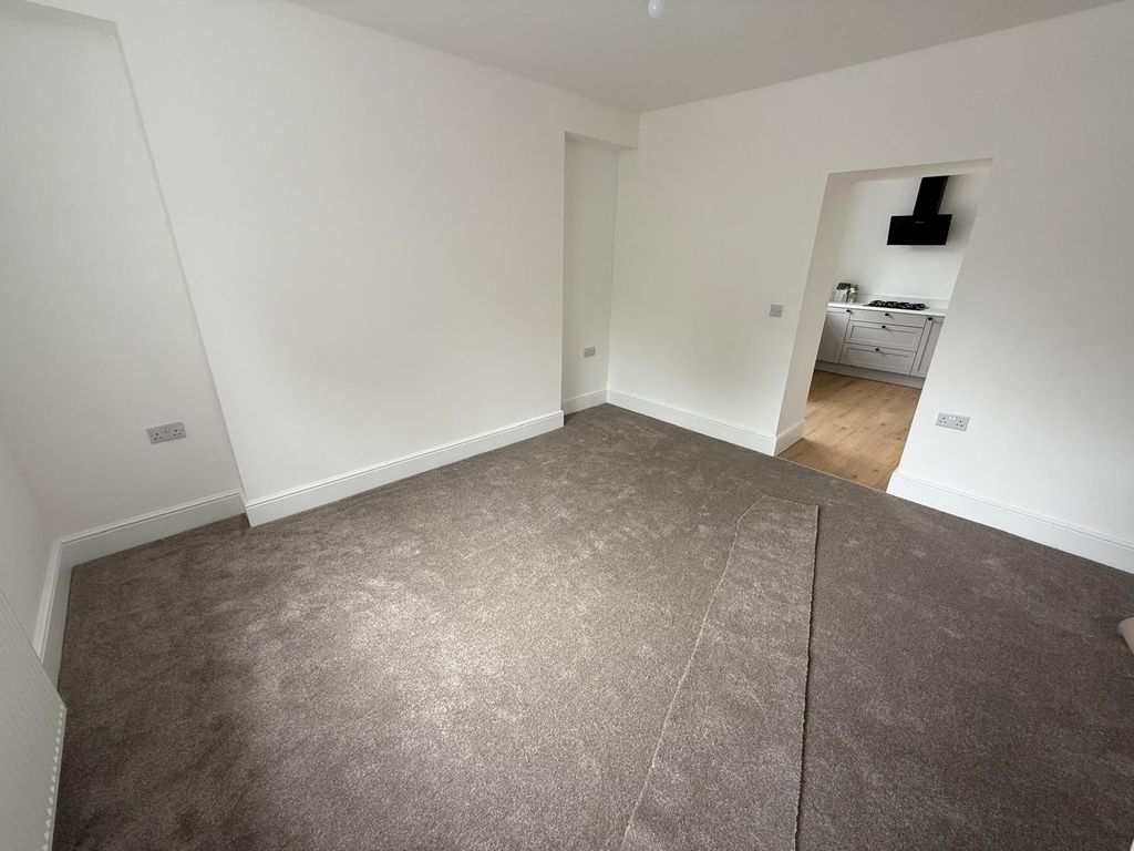 Property photo 2 of 14 Not Specified