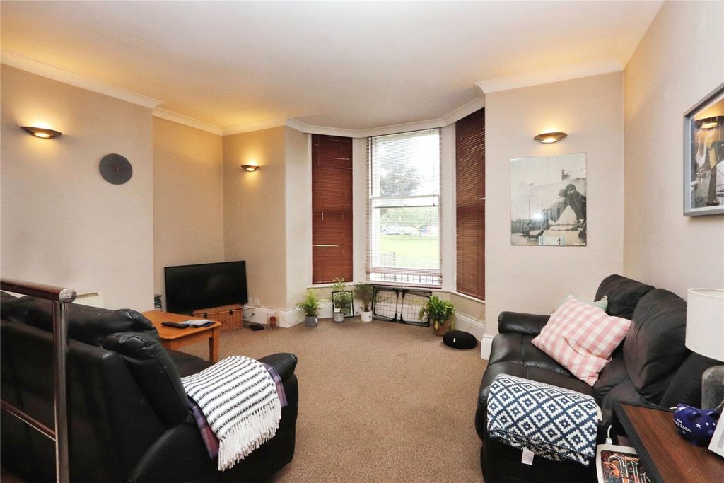 Property photo 3 of 9 Picture No. 16