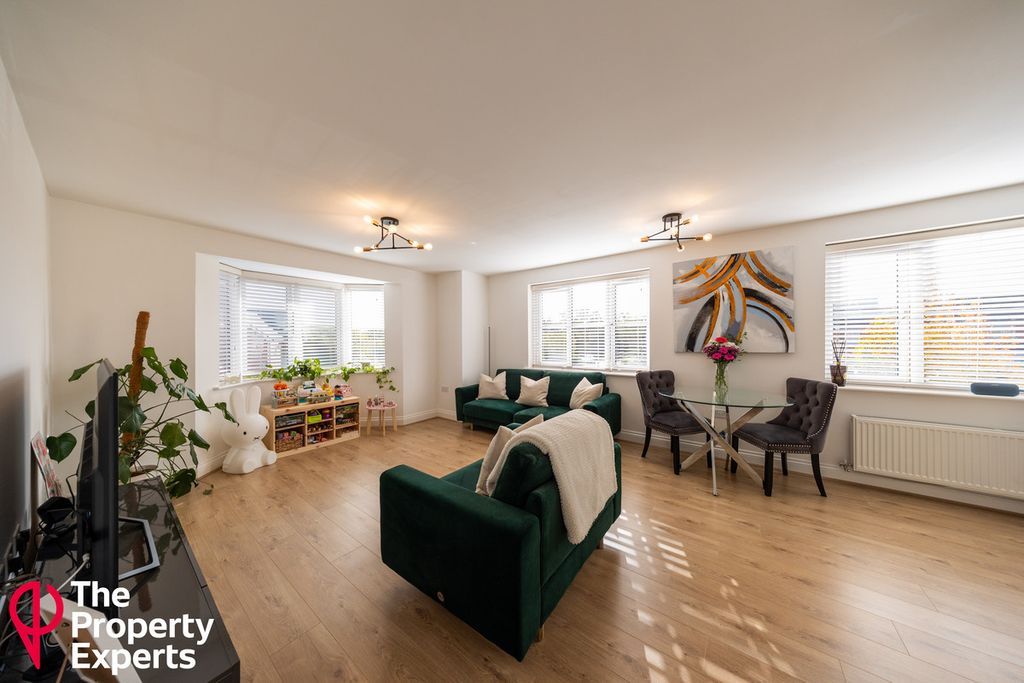 Property photo 2 of 11