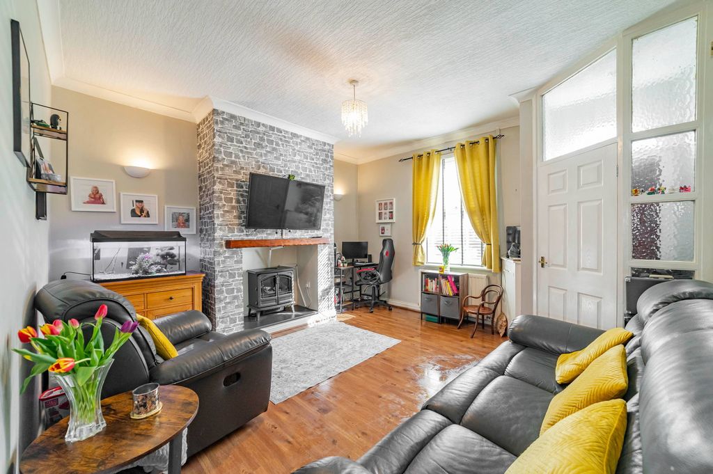 Property photo 2 of 15