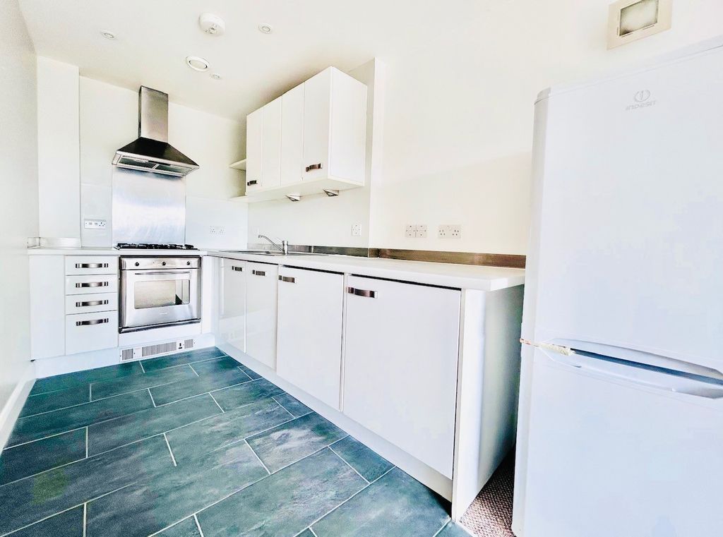 Property photo 2 of 14 Image