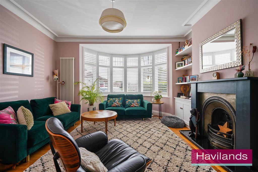 Property photo 3 of 31 Ringwood Way-18.Jpg