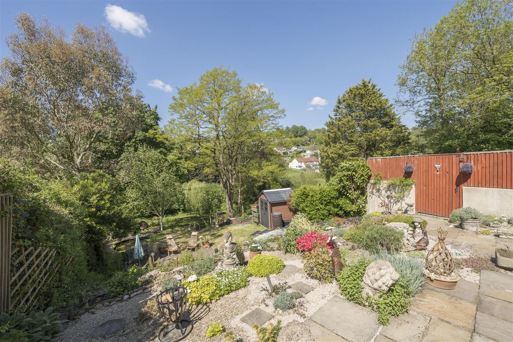 Property photo 3 of 15 Garden