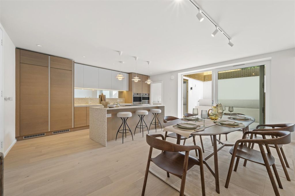 Property photo 3 of 71 4 The Willows,18.Jpg