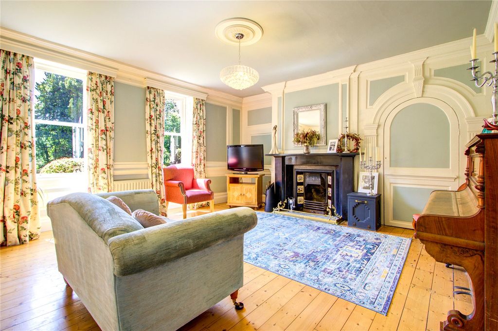 Property photo 2 of 53 Drawing Room