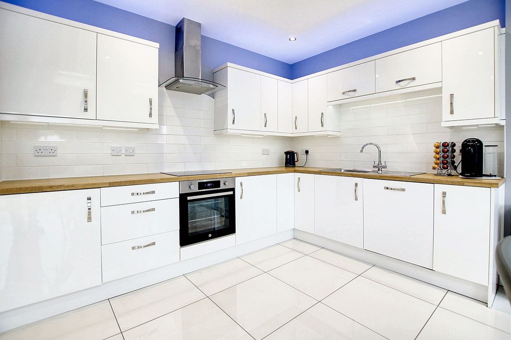Property photo 3 of 24