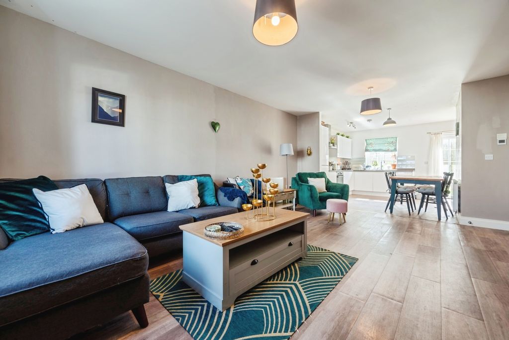 Property photo 2 of 14 Pbox-Img.Jpg