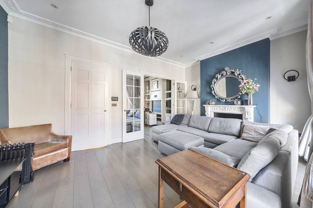 Property photo 3 of 25